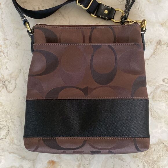 Coach Black/Aubergine Brown Signature Canvas Swingpack Adjustable Crossbody Bag - Picture 8 of 17